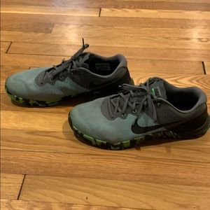 Nike Training size 12.5 Metcon 2 gray green black